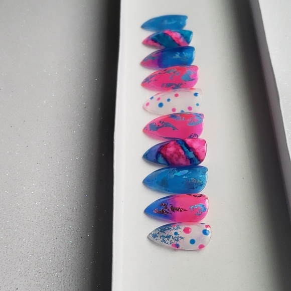 "Oceana" Reusable Press On Nails - Picture 2 of 7